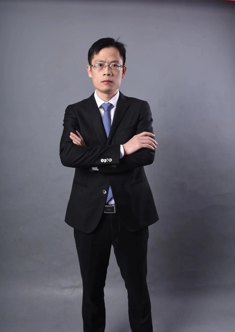 羊海鳌灯光与音效负责人